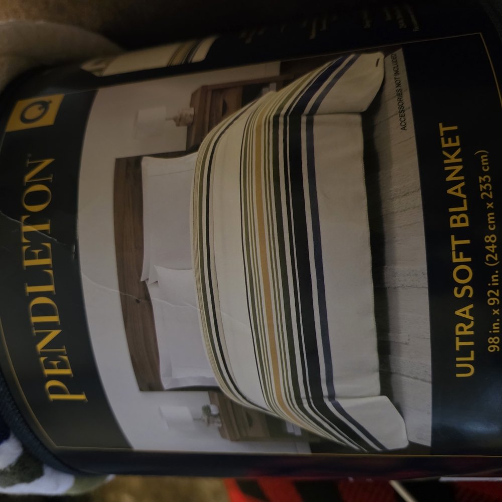 Brand New Pendleton Ultra Soft Blanket ..